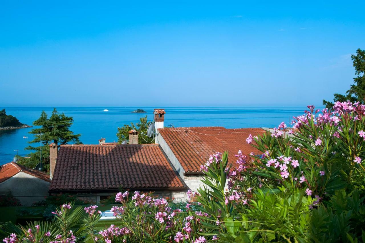 ロヴィニ Seaview House Rosaliヴィラ エクステリア 写真